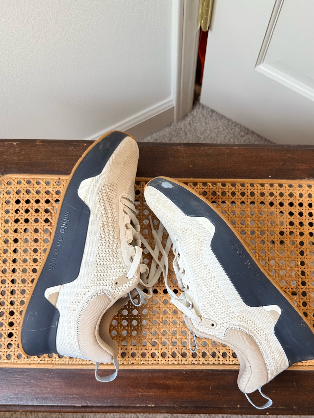 While On Earth Move Trainer Women’s 8 View 4
